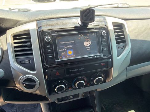 Used 2015 Toyota Tacoma 4x4 Double Cab w/ TRD Off-Road Package image 7