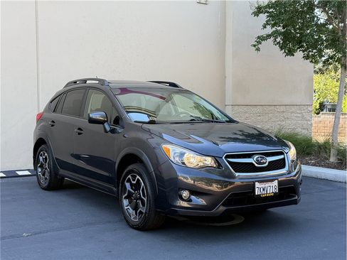 Used 2015 Subaru Crosstrek 2.0i Premium w/ Moonroof Package AWD/4WD image 3