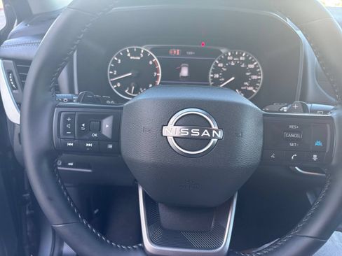 Used 2026 Nissan Rogue SV AWD/4WD image 30