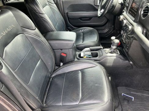 Used 2021 Jeep Wrangler Unlimited Sahara w/ Cold Weather Group AWD/4WD image 15