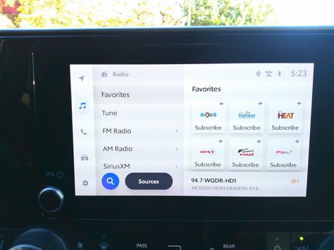 Used 2023 Toyota Highlander XLE image 60