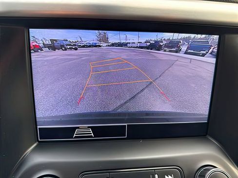 Used 2021 GMC Acadia SLE image 27