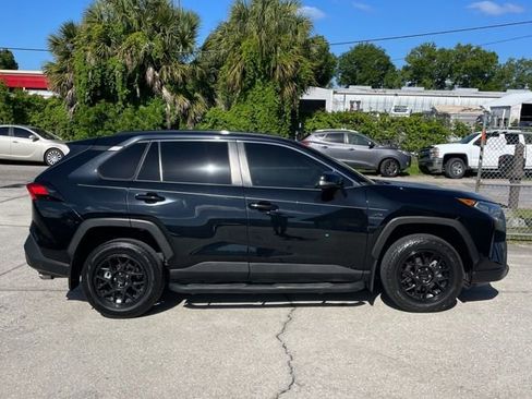 Used 2020 Toyota RAV4 XLE image 3