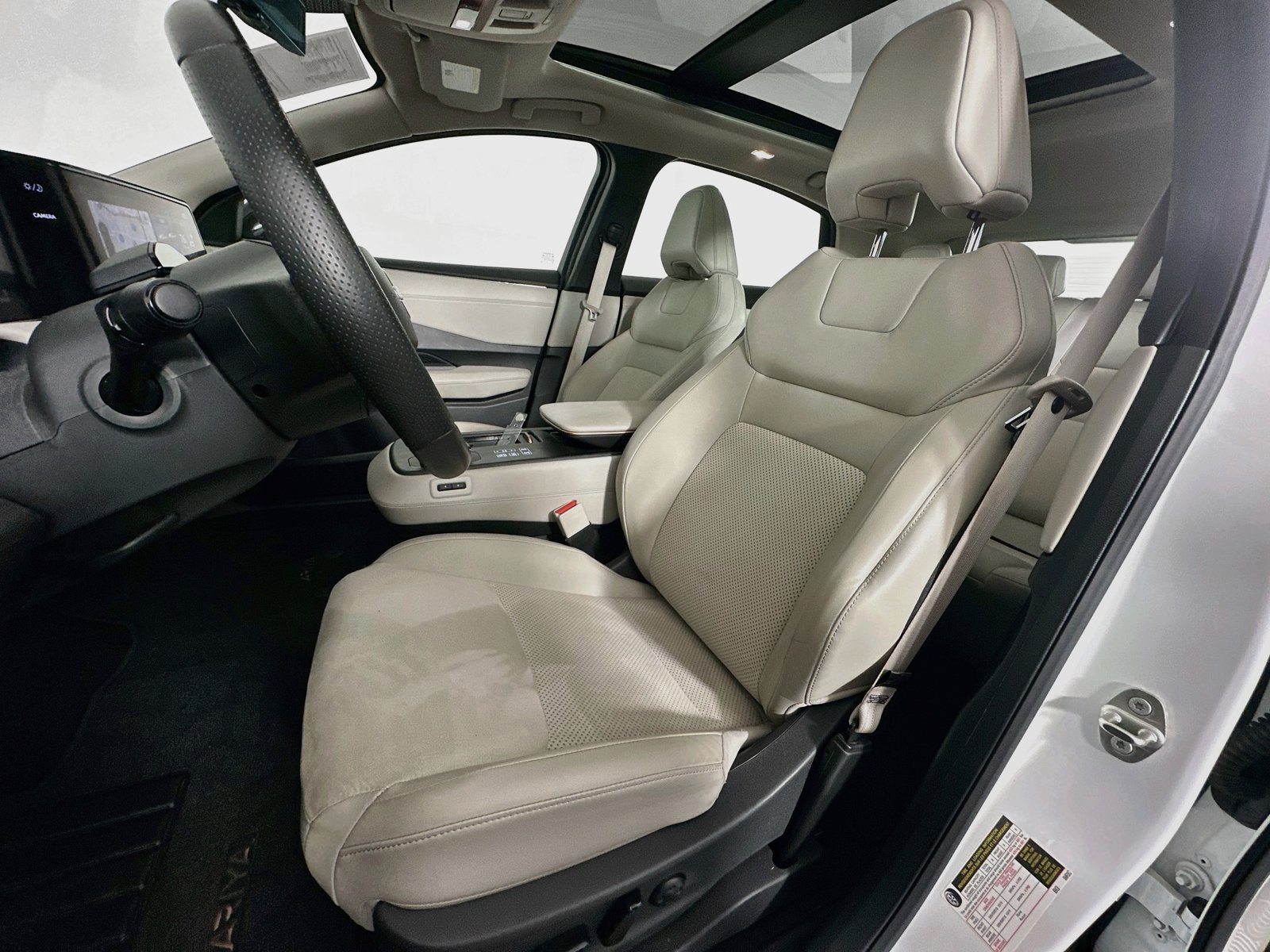 Used 2024 Nissan Ariya FWD image 21