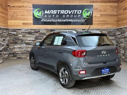 Used 2026 Hyundai Venue SEL FWD image 8