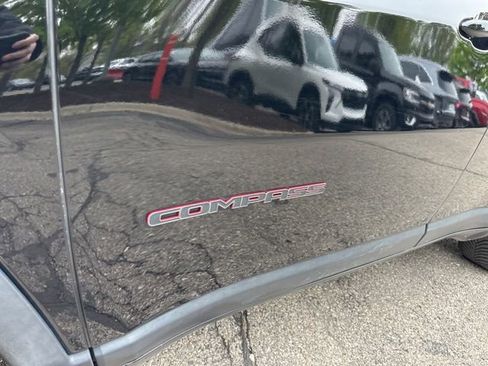 Used 2018 Jeep Compass Trailhawk w/ Leather Interior Group AWD/4WD image 12