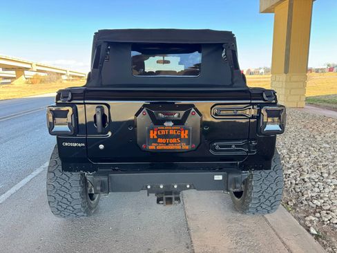 Used 2020 Jeep Wrangler Unlimited Sahara image 4