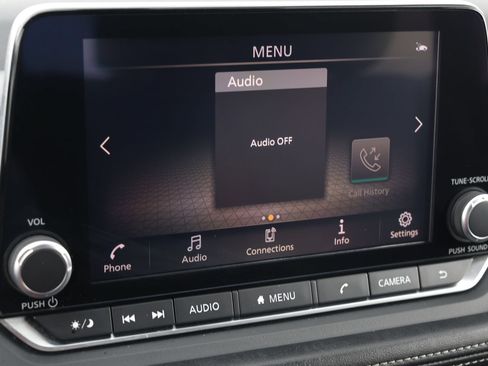 Used 2024 Nissan Rogue SV FWD image 19