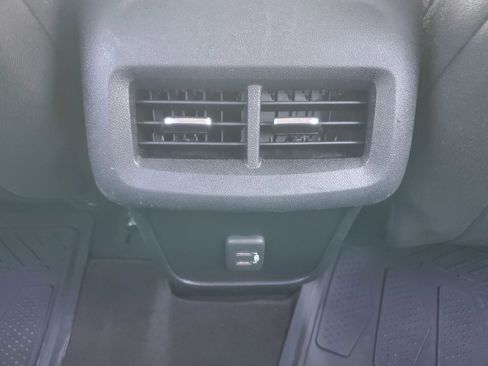 Used 2019 Chevrolet Equinox LT image 29