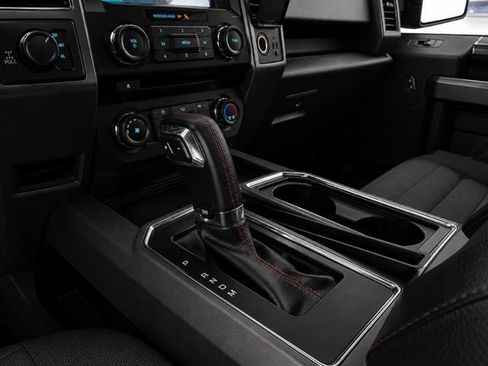Used 2018 Ford F150 XLT w/ Equipment Group 302A Luxury AWD/4WD image 17