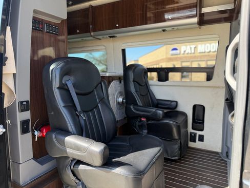 Used 2015 Mercedes-Benz Sprinter 3500 image 12