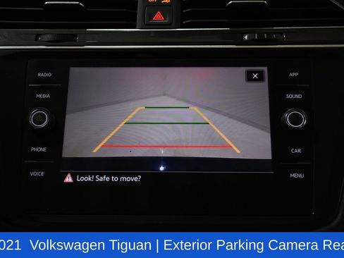 Used 2021 Volkswagen Tiguan SE image 13
