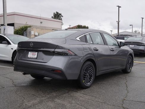 New 2026 Nissan Sentra SV FWD image 4
