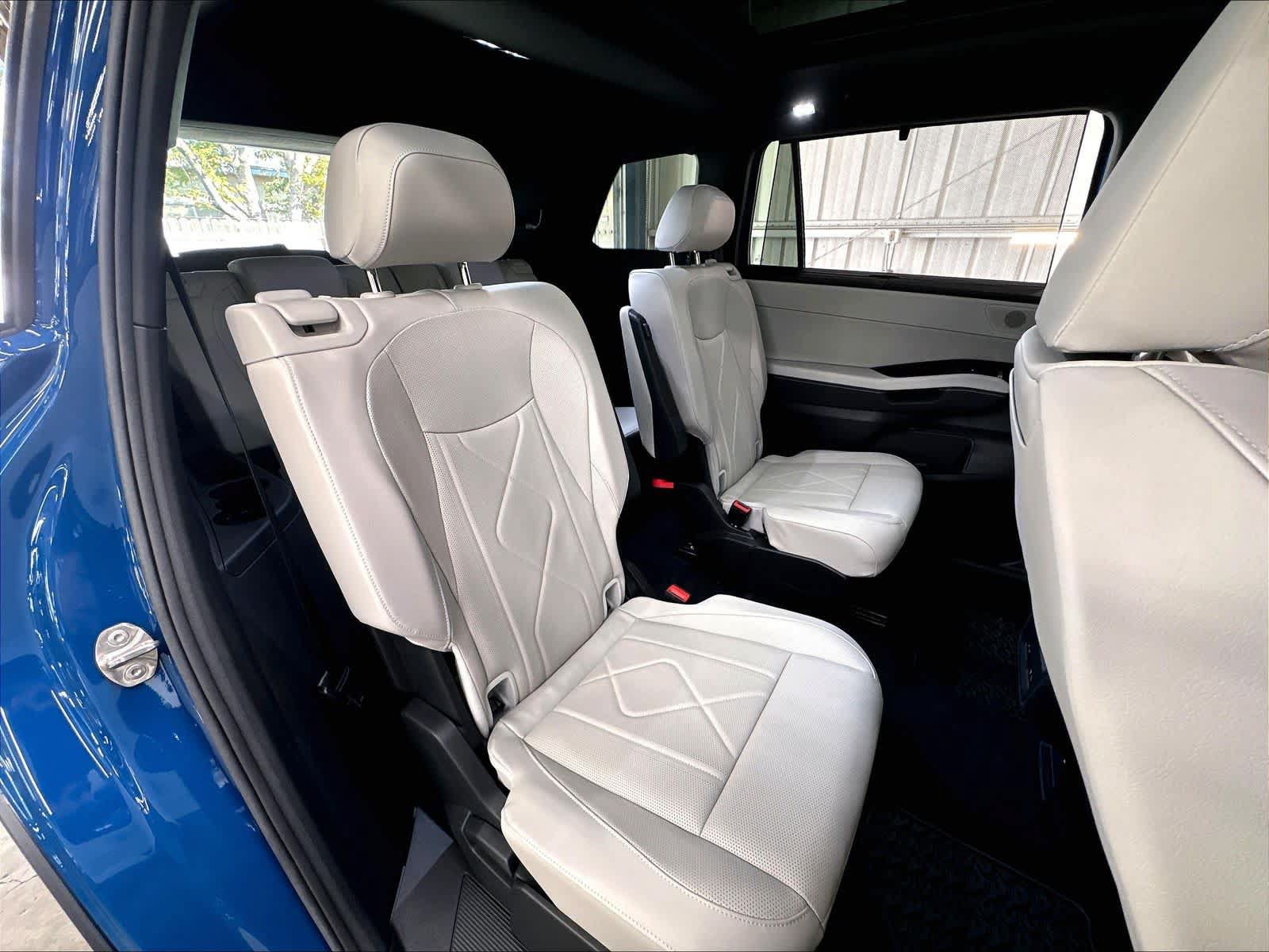 New 2027 Volkswagen Atlas SEL R-Line AWD/4WD image 10