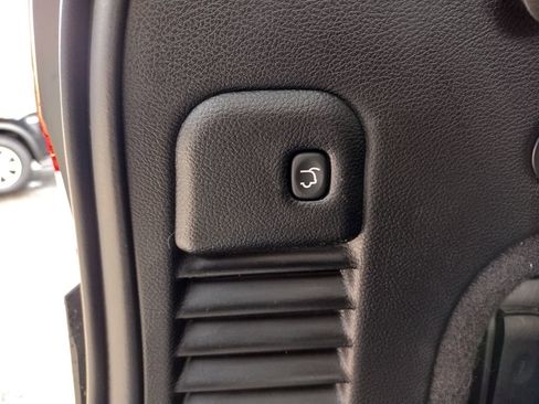 Used 2013 Jeep Grand Cherokee Overland w/ Advance Technology Group image 19