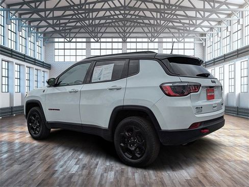 Used 2023 Jeep Compass Trailhawk image 6