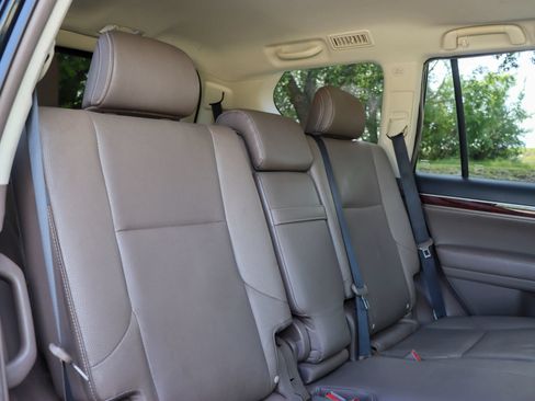 Used 2016 Lexus GX 460 w/ Premium Package AWD/4WD image 22