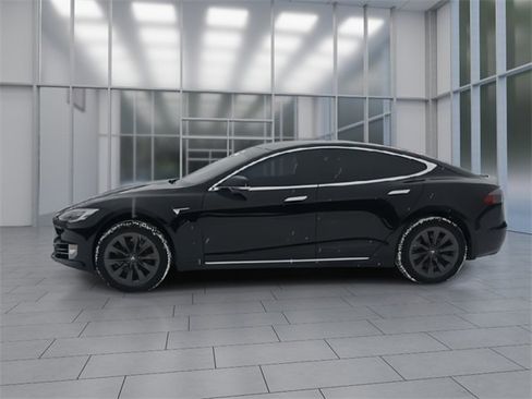 Used 2020 Tesla Model S Long Range Plus image 5