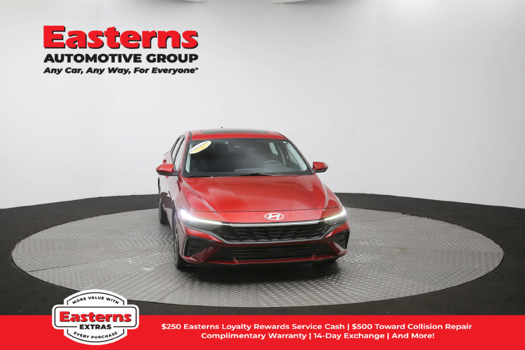 Used 2025 Hyundai Elantra SEL FWD image 54