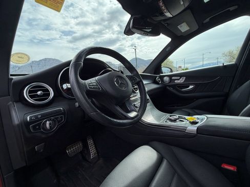 Used 2018 Mercedes-Benz GLC 300 4MATIC image 19