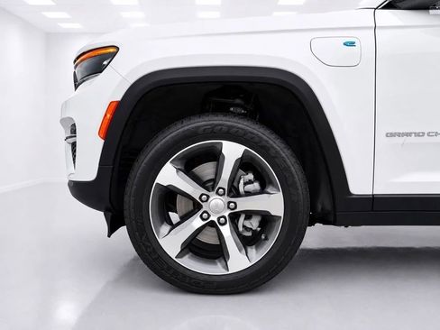 Used 2024 Jeep Grand Cherokee Limited 4xe w/ Luxury Tech Group II AWD/4WD image 7