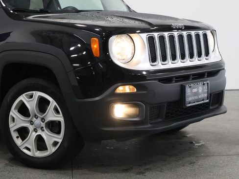 Used 2016 Jeep Renegade Limited image 3