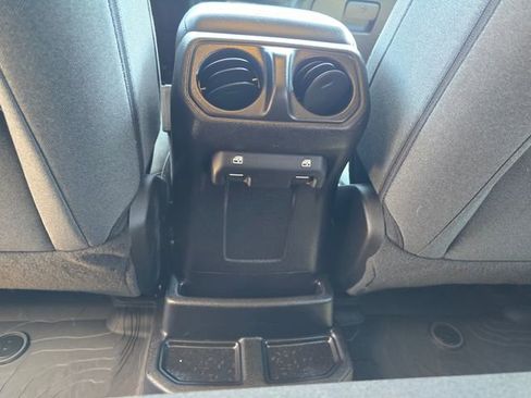 Used 2024 Jeep Wrangler Unlimited w/ Convenience Group AWD/4WD image 30
