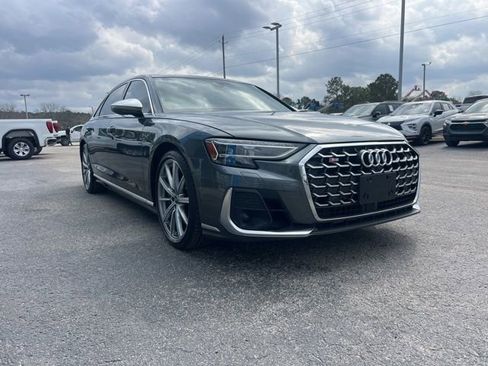Used 2024 Audi S8 image 5