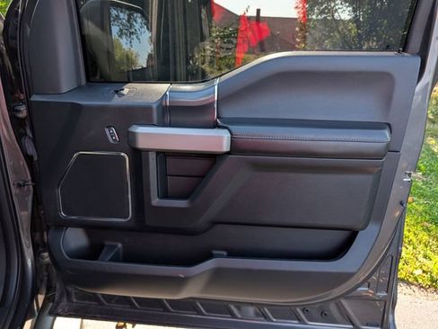 Used 2019 Ford F150 Lariat w/ Equipment Group 502A Luxury AWD/4WD image 34