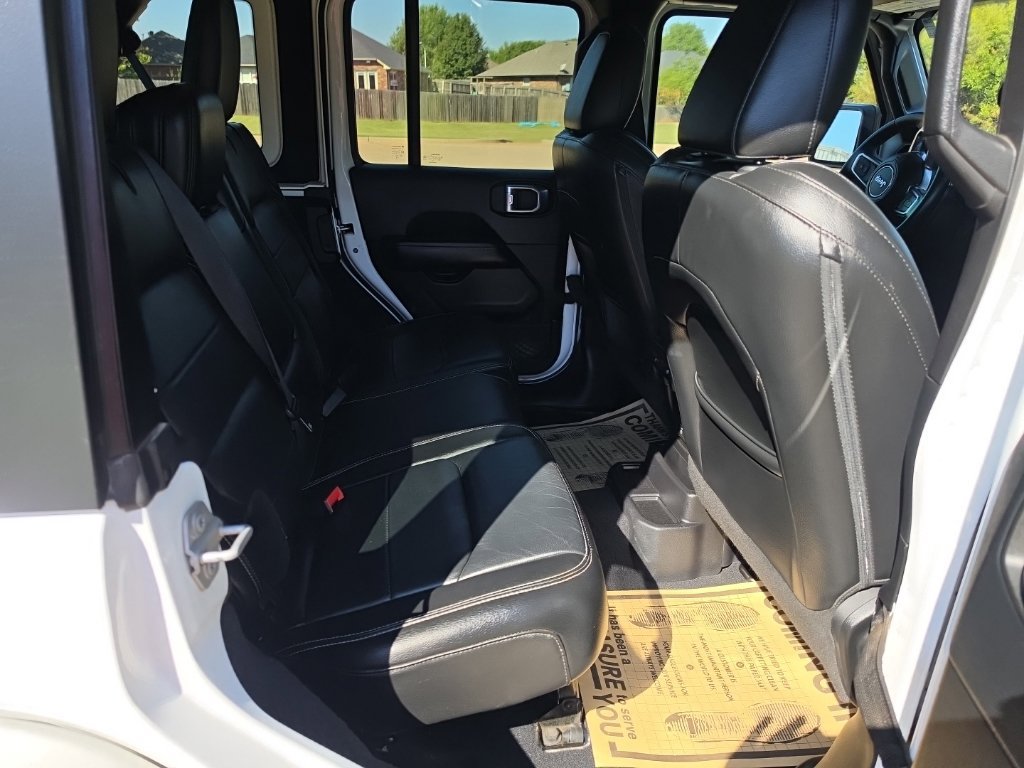 Used 2018 Jeep Wrangler Unlimited Sahara AWD/4WD image 23