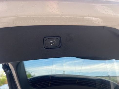 Used 2023 Ford Edge SEL AWD/4WD image 17
