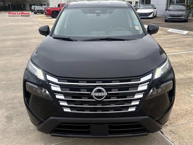 Certified 2025 Nissan Rogue SV FWD image 2