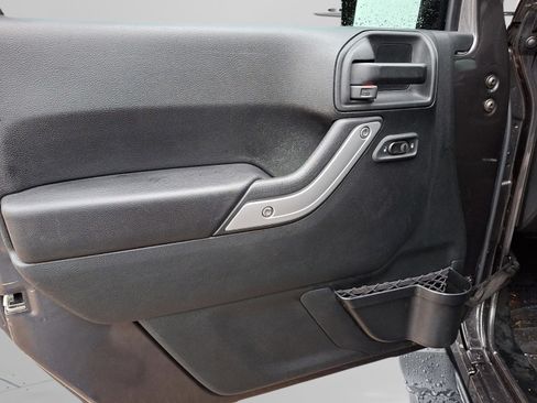 Certified 2017 Jeep Wrangler Unlimited Sahara w/ Connectivity Group image 26