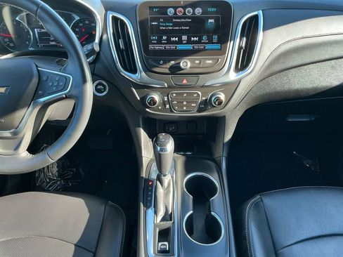Used 2018 Chevrolet Equinox Premier image 11