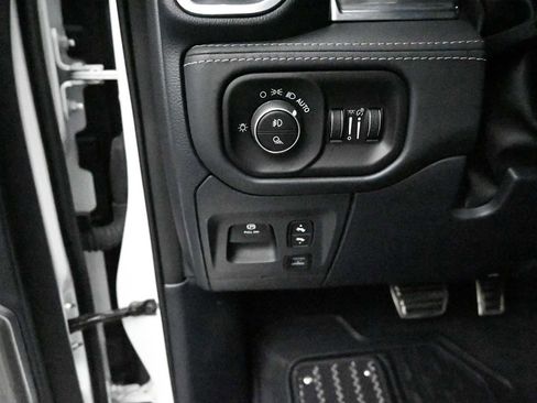 Used 2024 RAM 1500 Limited AWD/4WD image 11