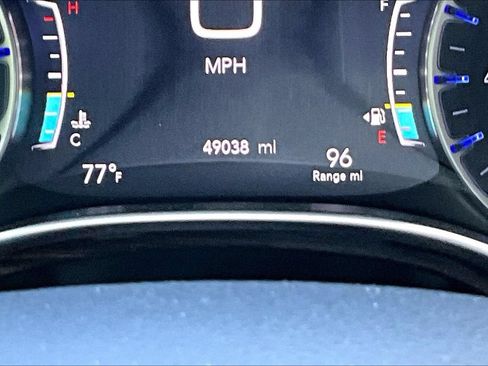 Used 2023 Chrysler Pacifica Limited w/ Uconnect Theater Family Group AWD/4WD image 13