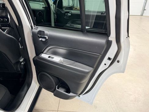 Used 2017 Jeep Compass High Altitude image 13