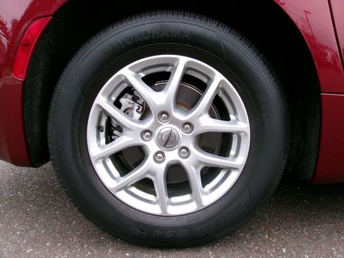 Used 2023 Chrysler Pacifica Touring-L FWD image 13