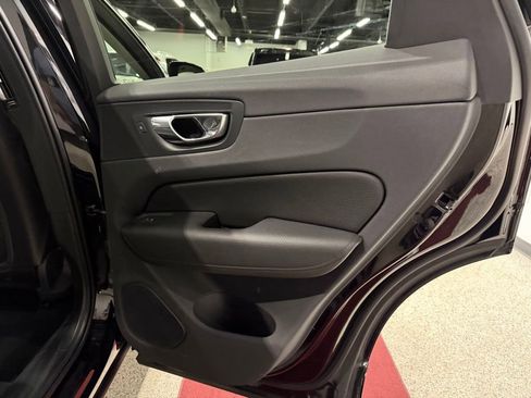 Used 2019 Volvo XC60 T5 Momentum w/ Multimedia Package AWD/4WD image 28