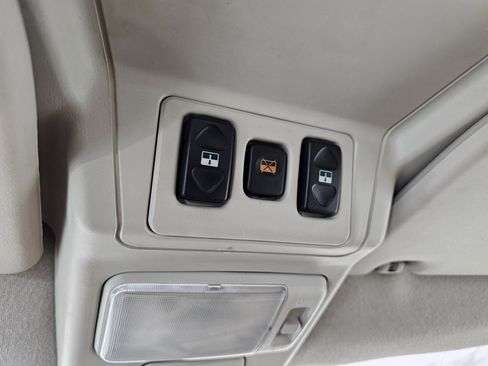 Used 2003 Land Rover Discovery SE image 42