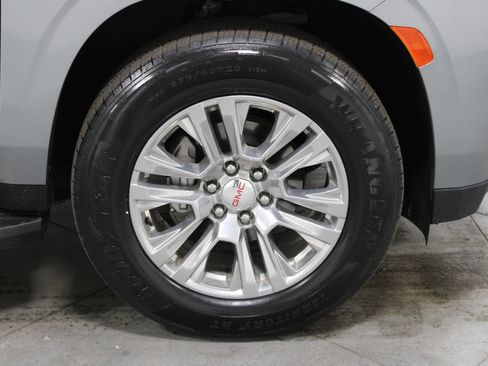 Used 2024 GMC Yukon XL Denali RWD image 14