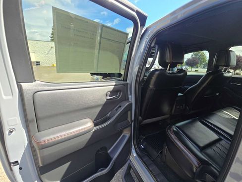 Used 2023 Nissan Frontier PRO-4X w/ Pro-4X Premium Package AWD/4WD image 15