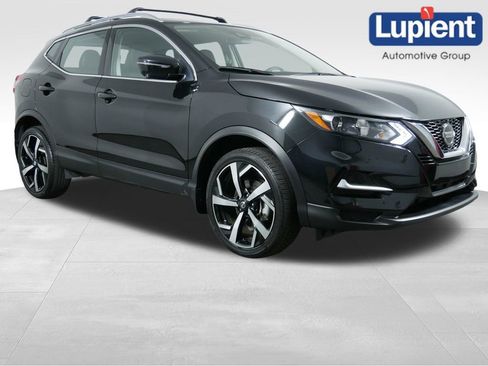 Used 2022 Nissan Rogue Sport SL AWD/4WD image 1