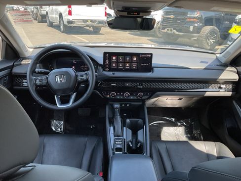 Used 2023 Honda Accord Touring image 17