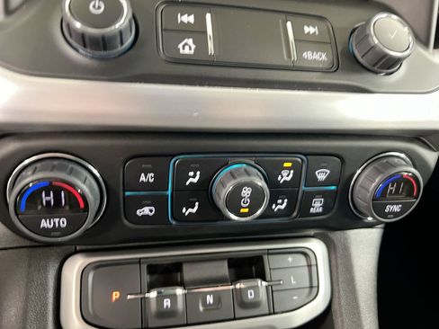Used 2023 GMC Acadia SLE FWD image 15