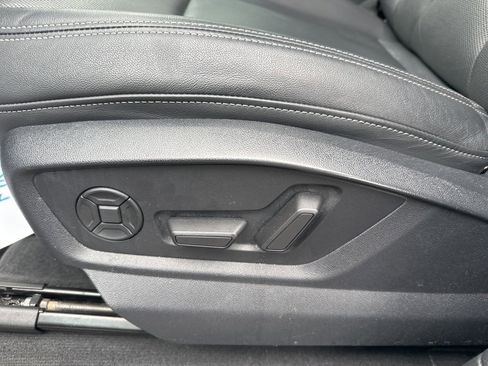 Used 2023 Audi Q8 Premium Plus image 19
