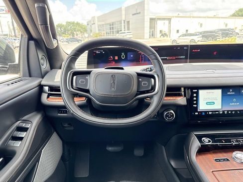 New 2026 Lincoln Navigator Black Label AWD/4WD image 18