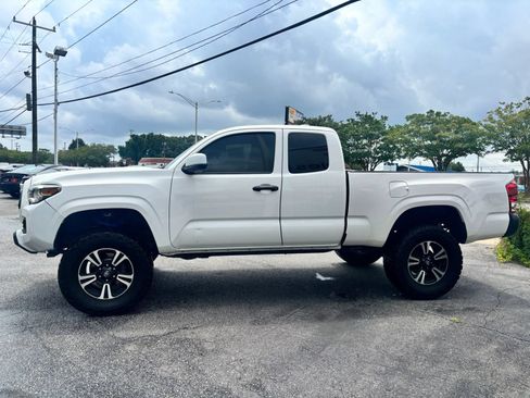 Used 2020 Toyota Tacoma SR RWD image 7