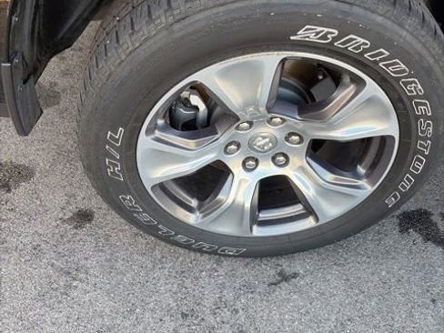 Used 2023 RAM 1500 Laramie AWD/4WD image 32