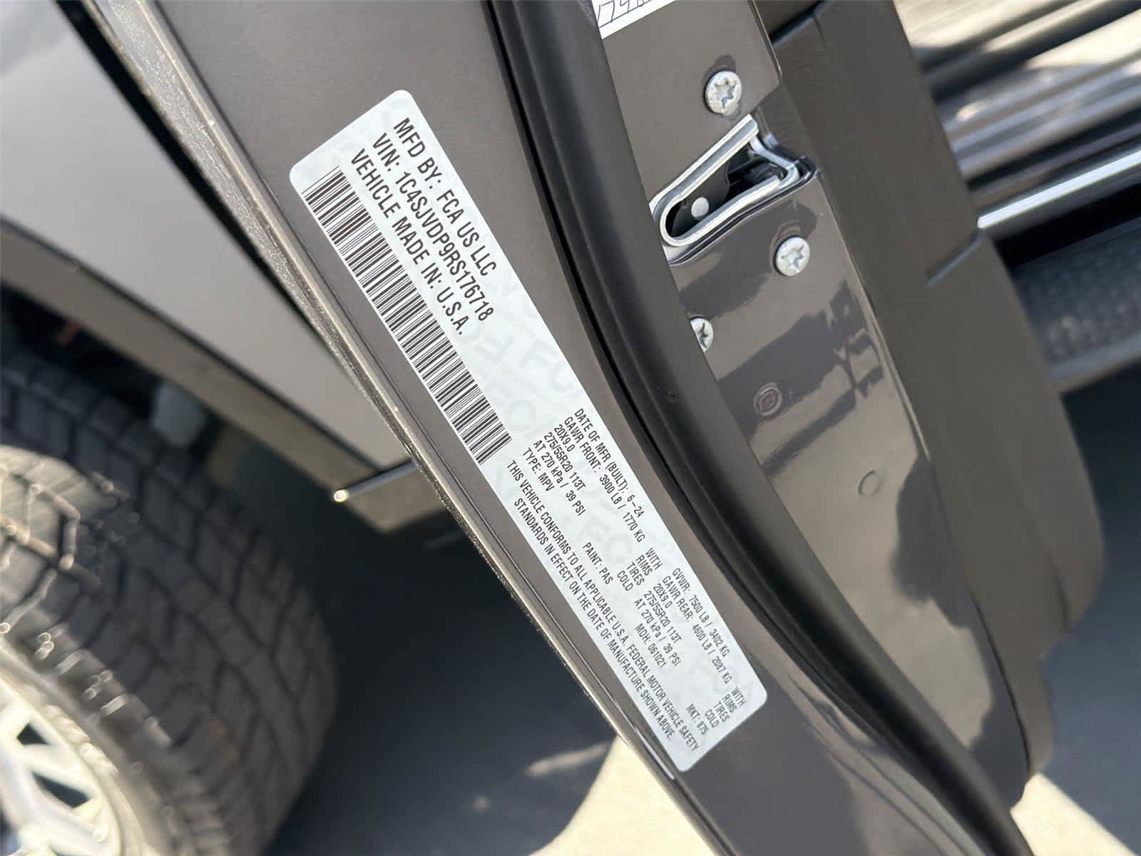 Used 2024 Jeep Wagoneer Series III AWD/4WD image 23